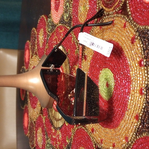 Aldo Shield Sunglasses-Black - Picture 12 of 17